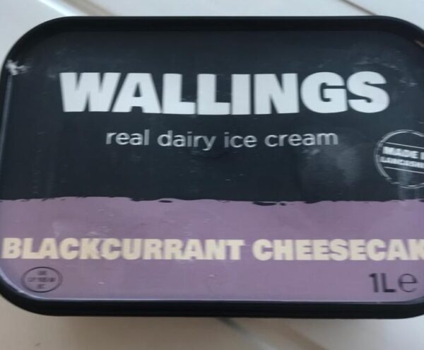 Wallings Blackcurrant Cheesecake Ice Cream